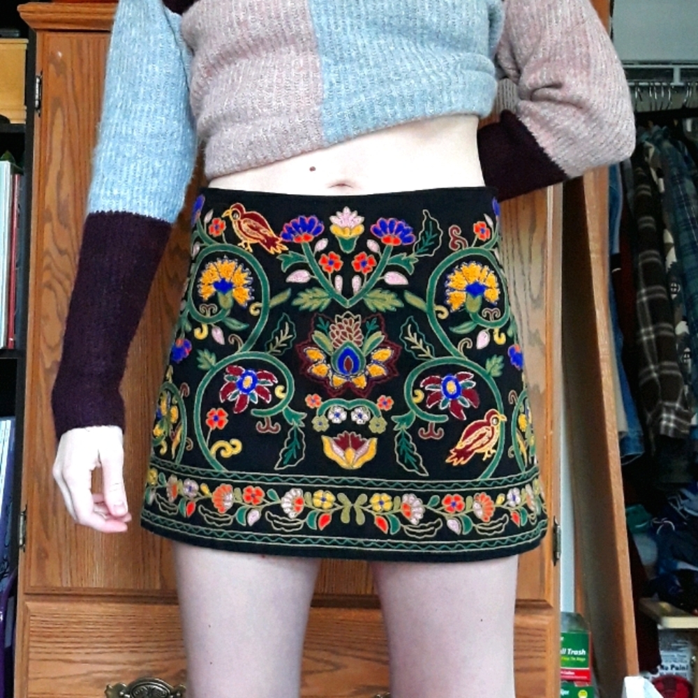 Zara Embroidered Mini Skirt Size S Boho World Traveler Summer - Picture 4 of 8